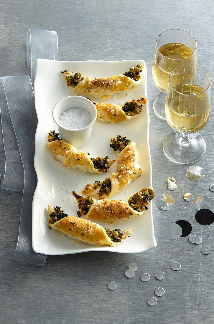 Mini croissants with olives