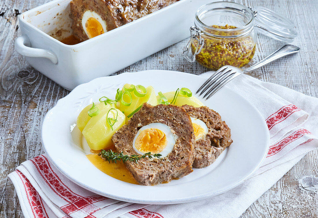 Meat loaf with poiled egg