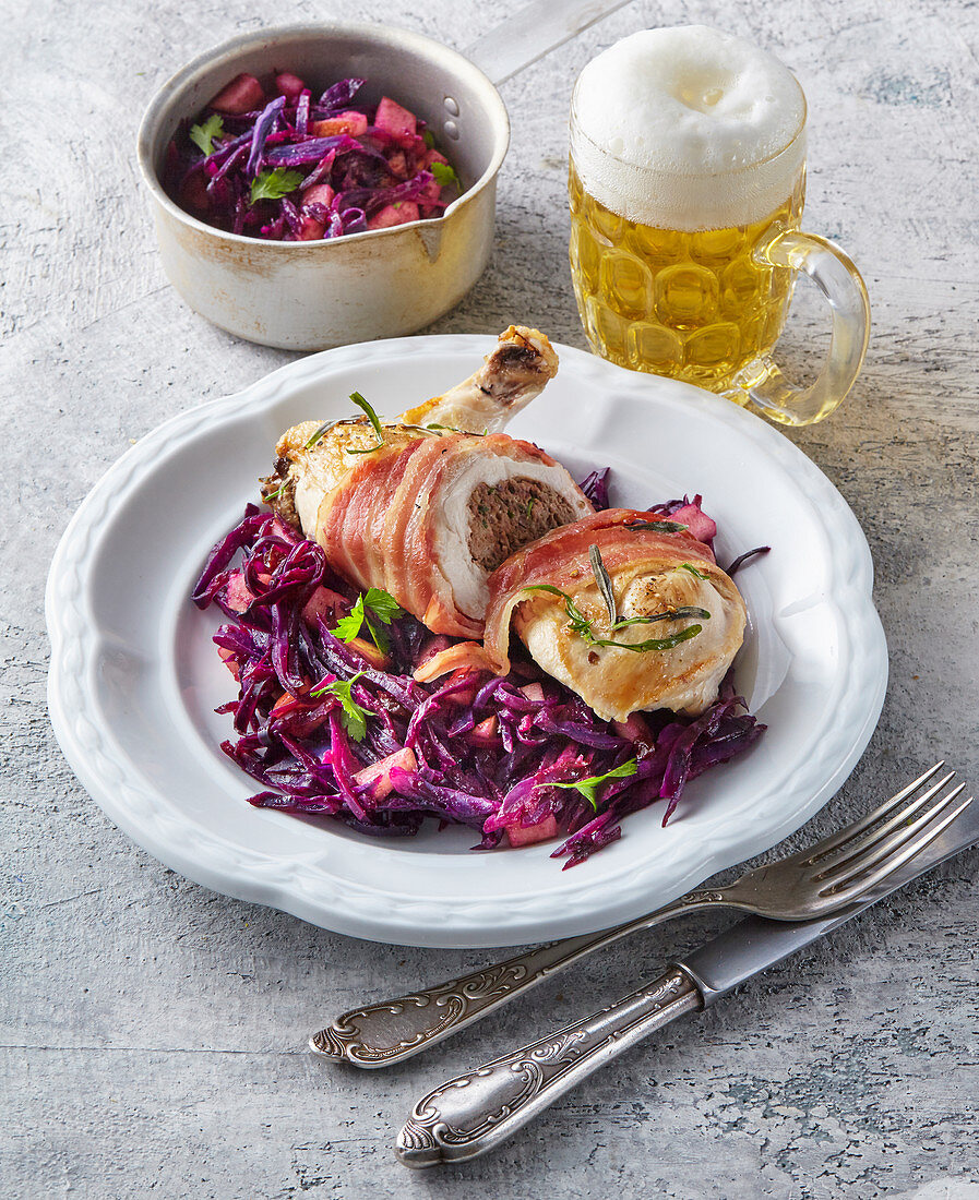 Hähnchenbrust mit Leberfüllung und Rotkohl