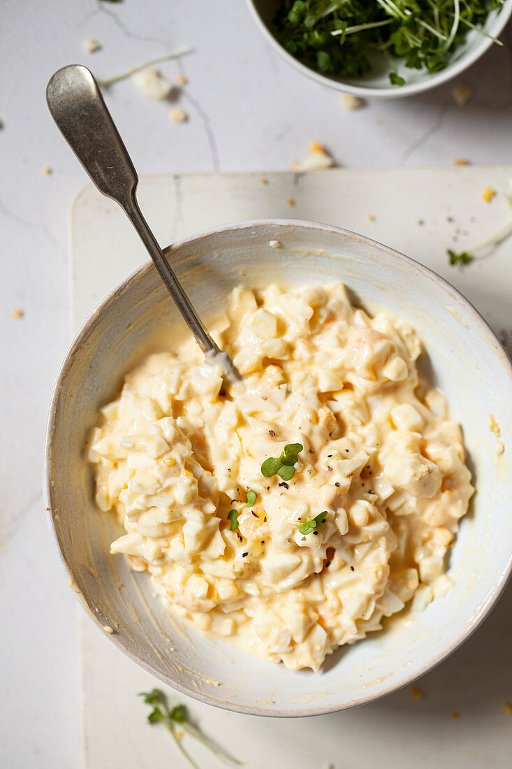 Eier-Mayonnaise-Füllung für Sandwiches