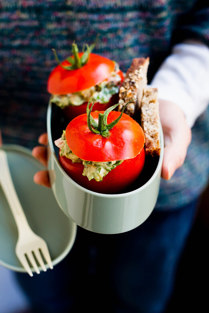 Mediterran gefüllte Tomaten