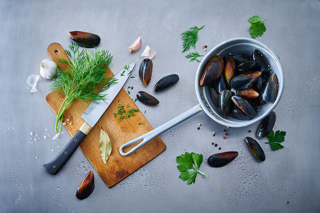 Mussels with herbs and garlic
