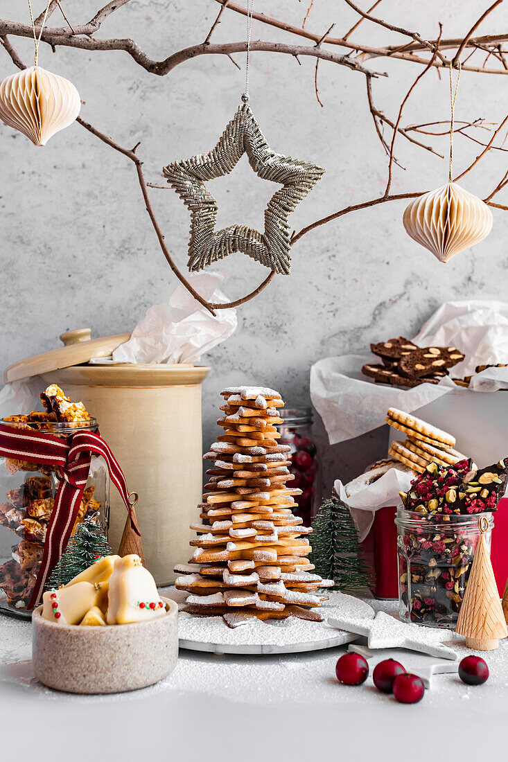 Weihnachtsbäumchen aus Plätzchen