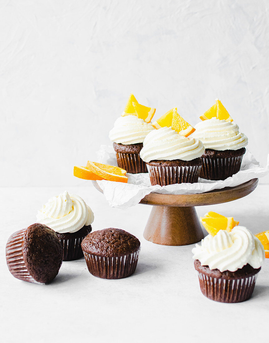 Muffins with orange cream