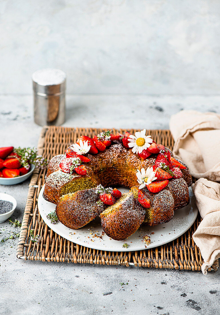 Poppy seed cake with strawberries