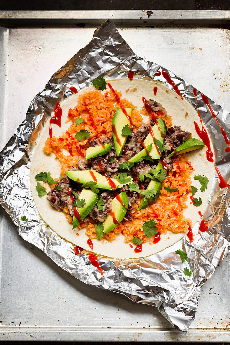 Burrito mit Reis und Bohnenmus
