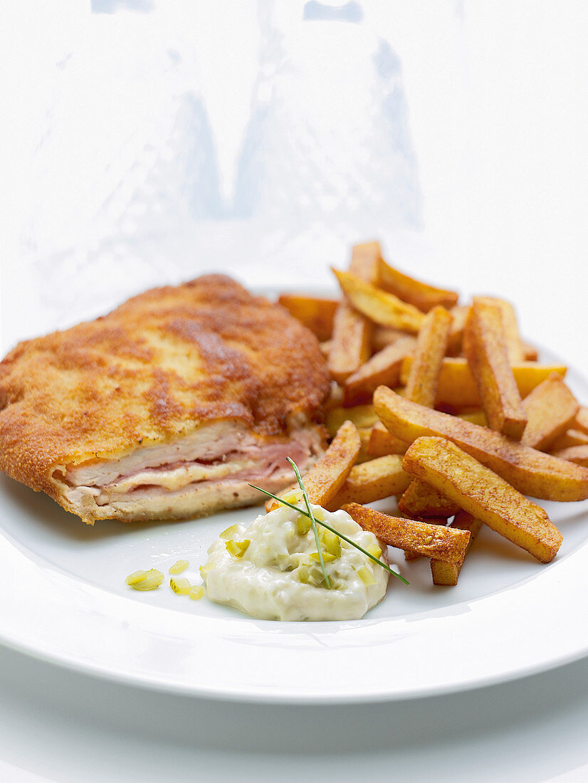 Cordon bleu mit selbstgemachten Pommes frites