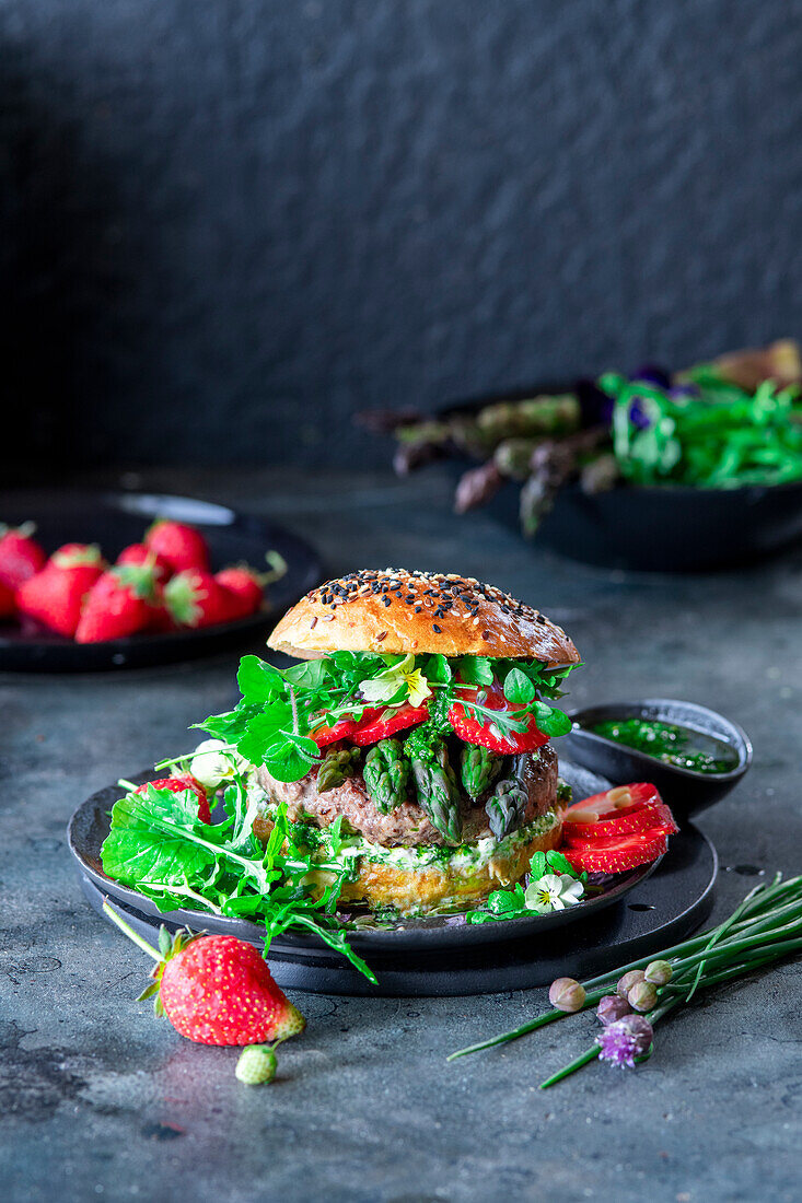 Asparagus burger with beef and strawberries