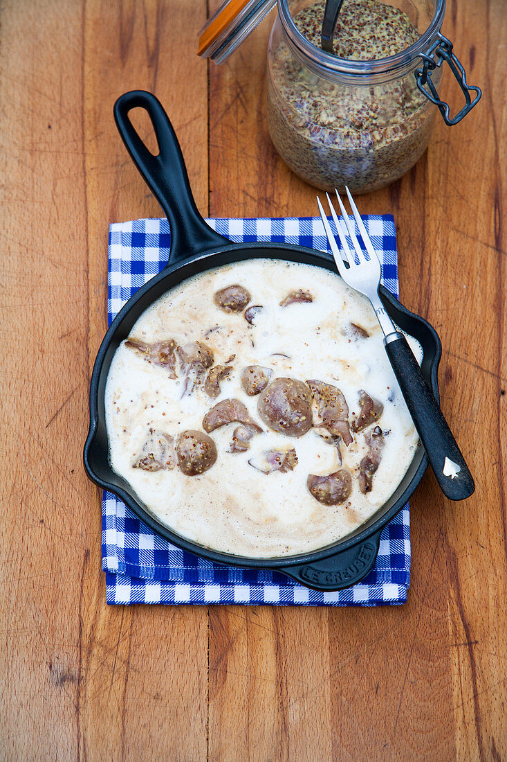 Veal kidneys in mustard sauce