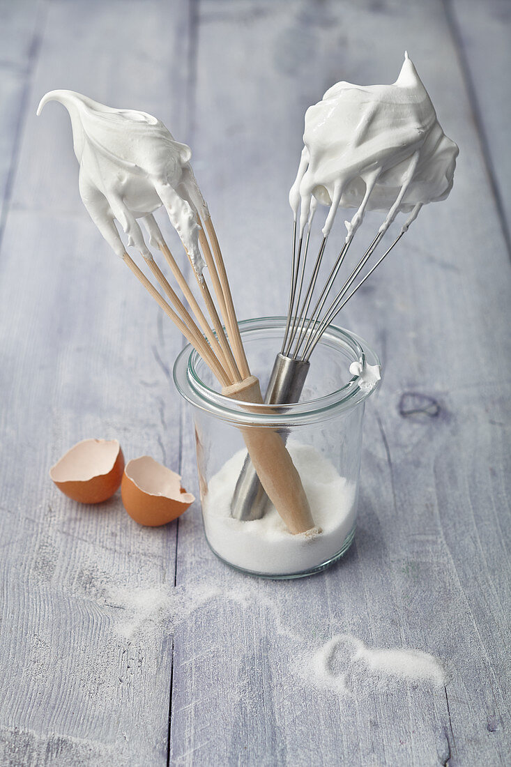 Whisks with meringue (egg whites)
