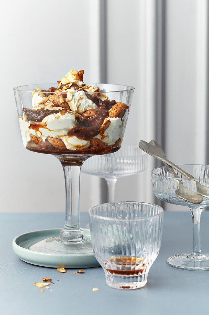 Amaretto and date trifle with crispy biscuits