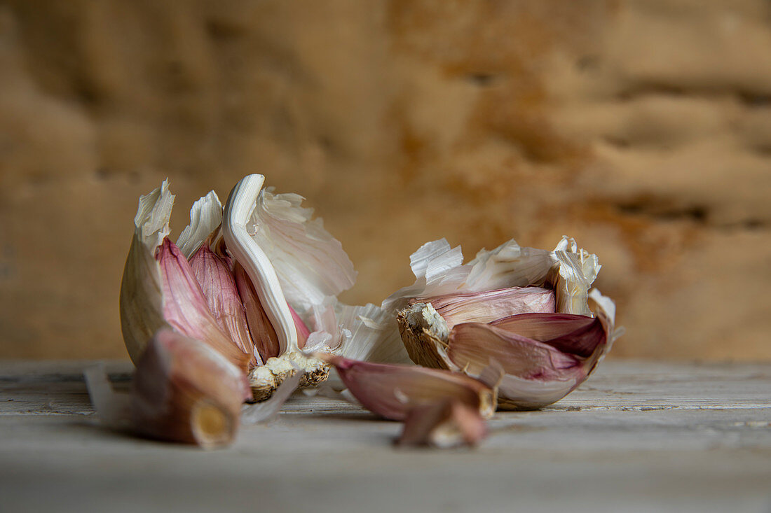 Ungeschälte Knoblauchzehen