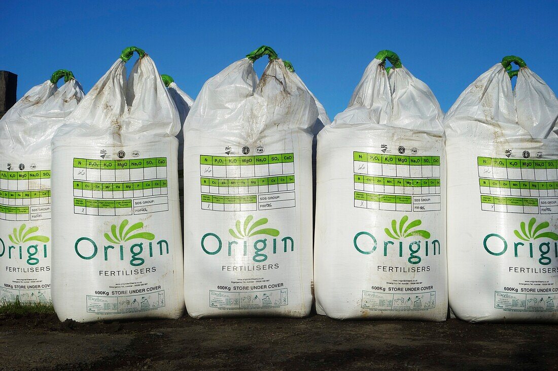 Agricultural nitrogen fertiliser