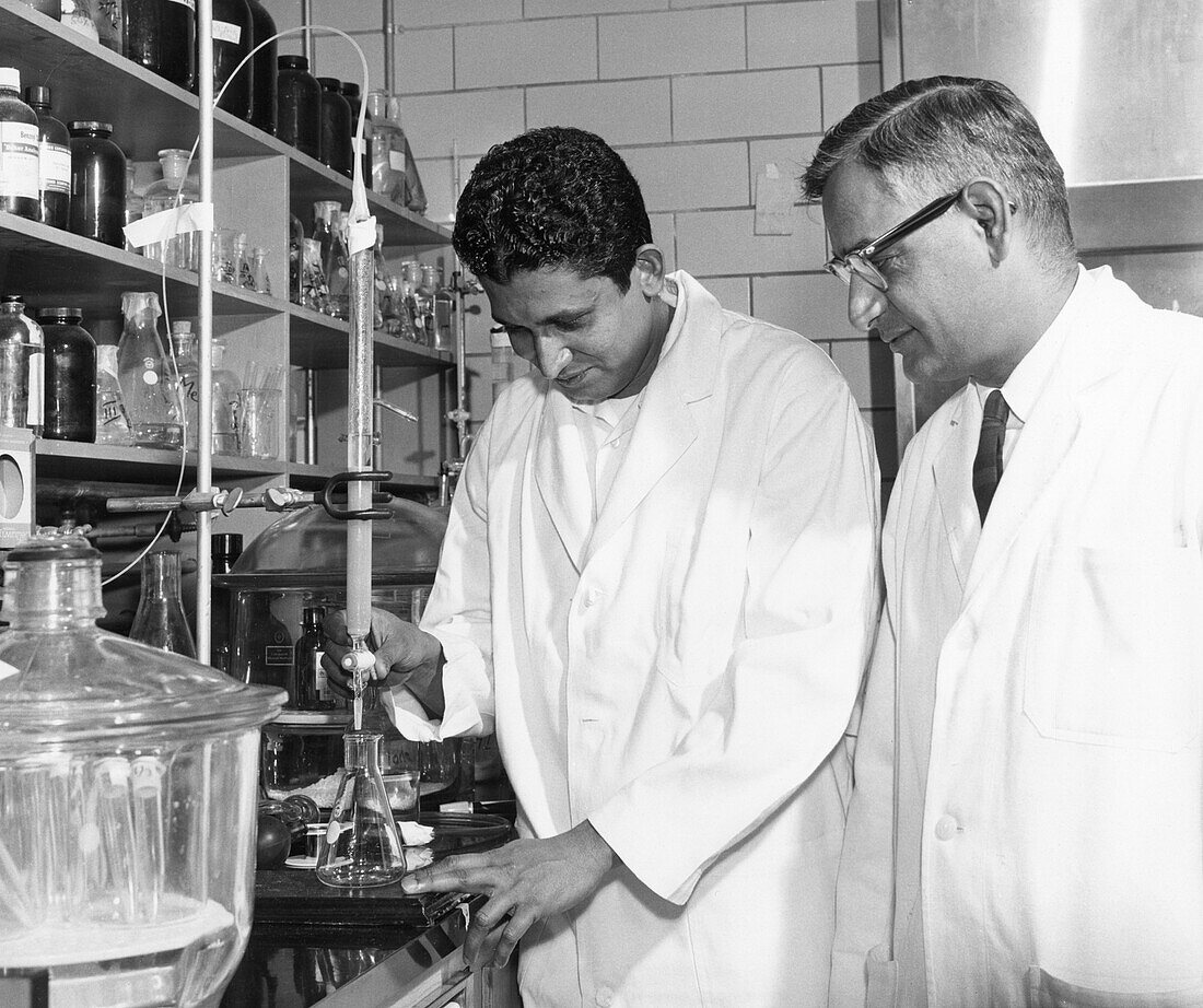 Dr. H. Gobind Khorana and Dr. T. Mathai Jacob in laboratory