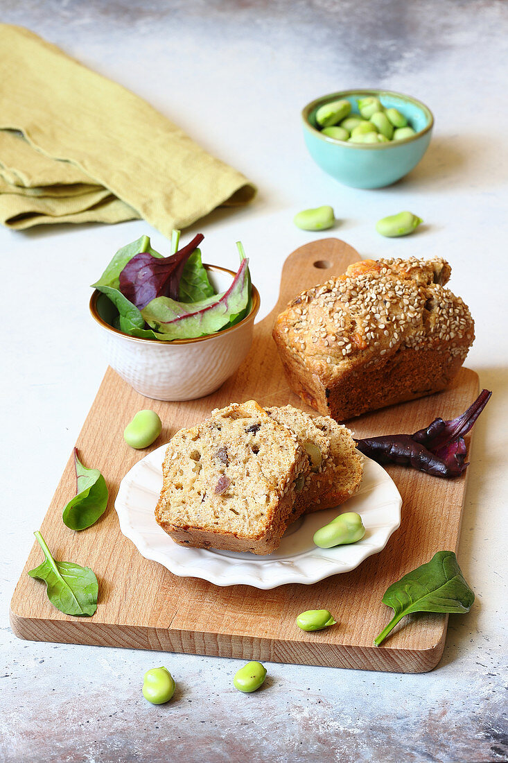 Mini bread with provolone and dried mushrooms