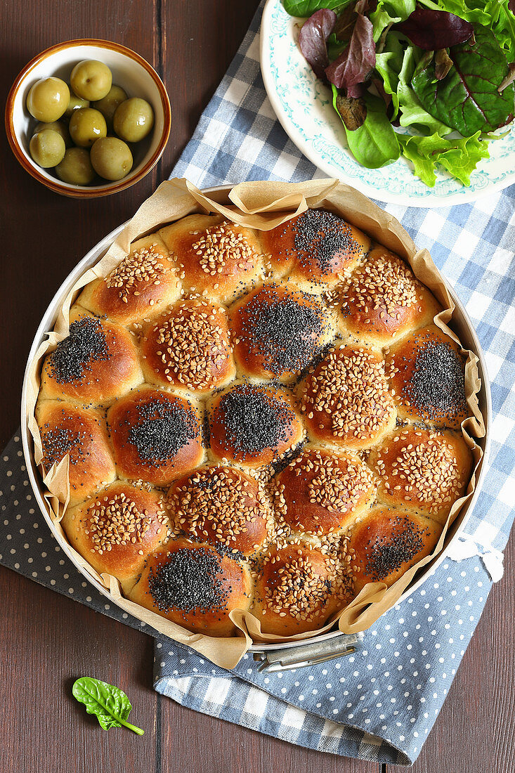 Bun sun with sesame and poppy seeds