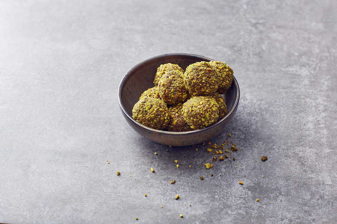 Vegane Pistazien-Energy-Balls