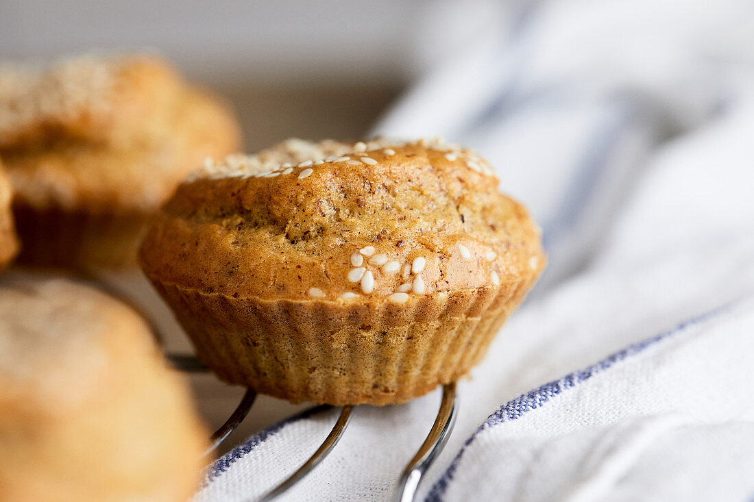 Muffins mit Sesam und Leinsamen