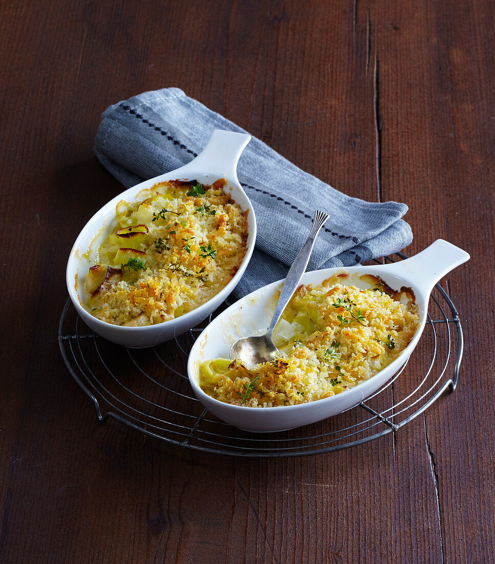 Leek crumble with parmasan cheese and thyme
