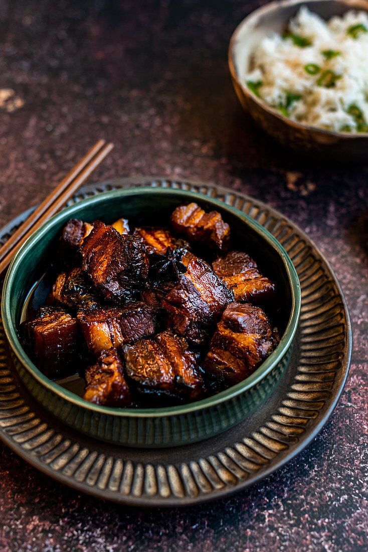 Hong Shao Rou – geschmorter Schweinebauch nach Shanghai-Art zum chinesischen Neujahr