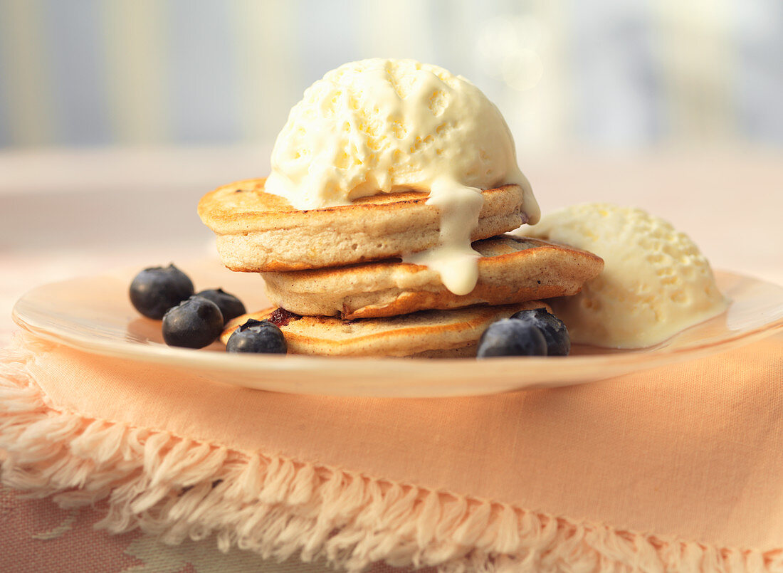 Clotted cream ice cream with pancakes