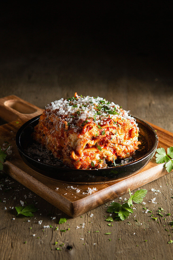 Hausgemachte Lasagne auf Teller