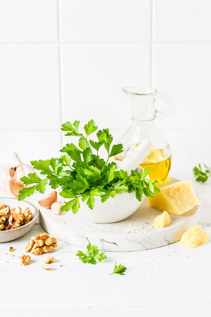 Zutaten für Petersilien-Walnuss-Pesto