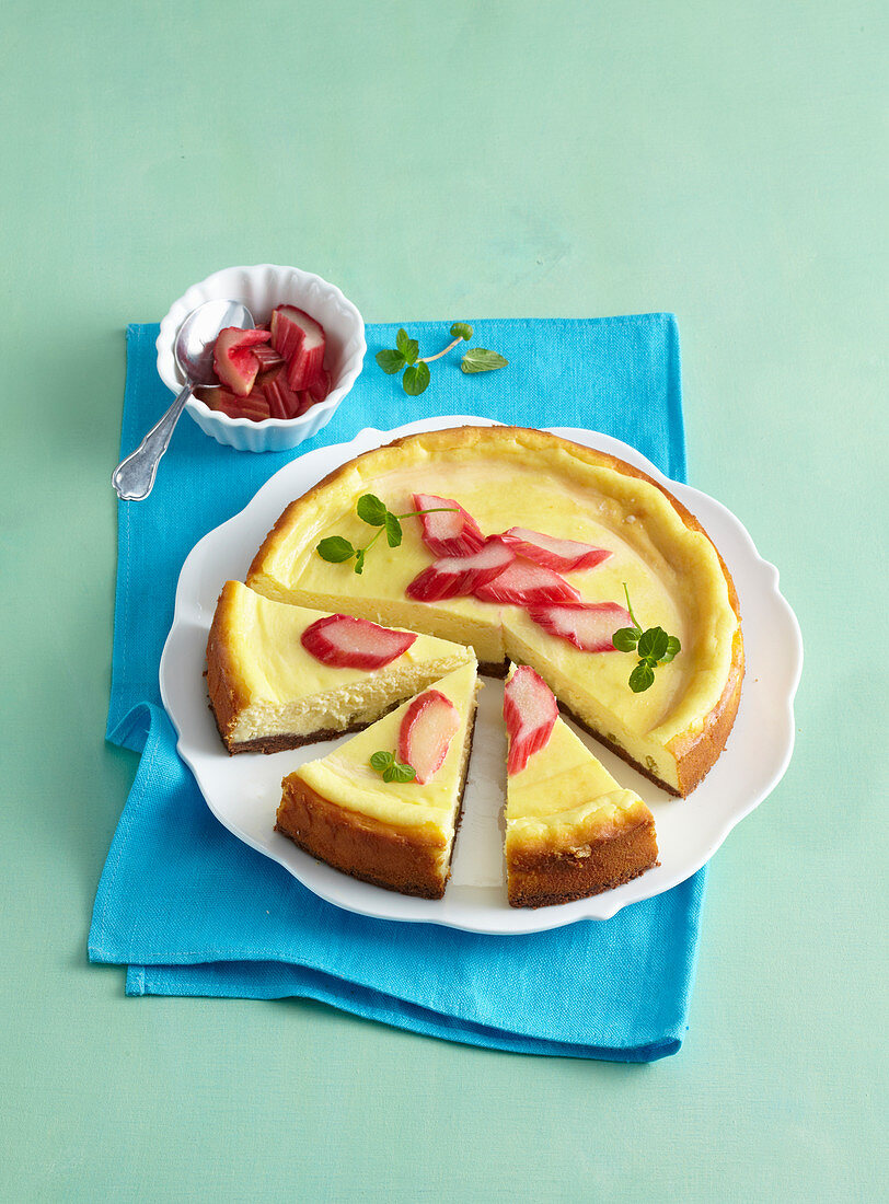 Cheesecake with rhubarb