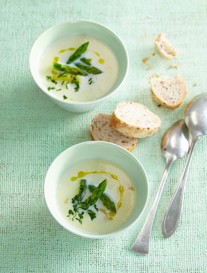 Asparagus creamy soup