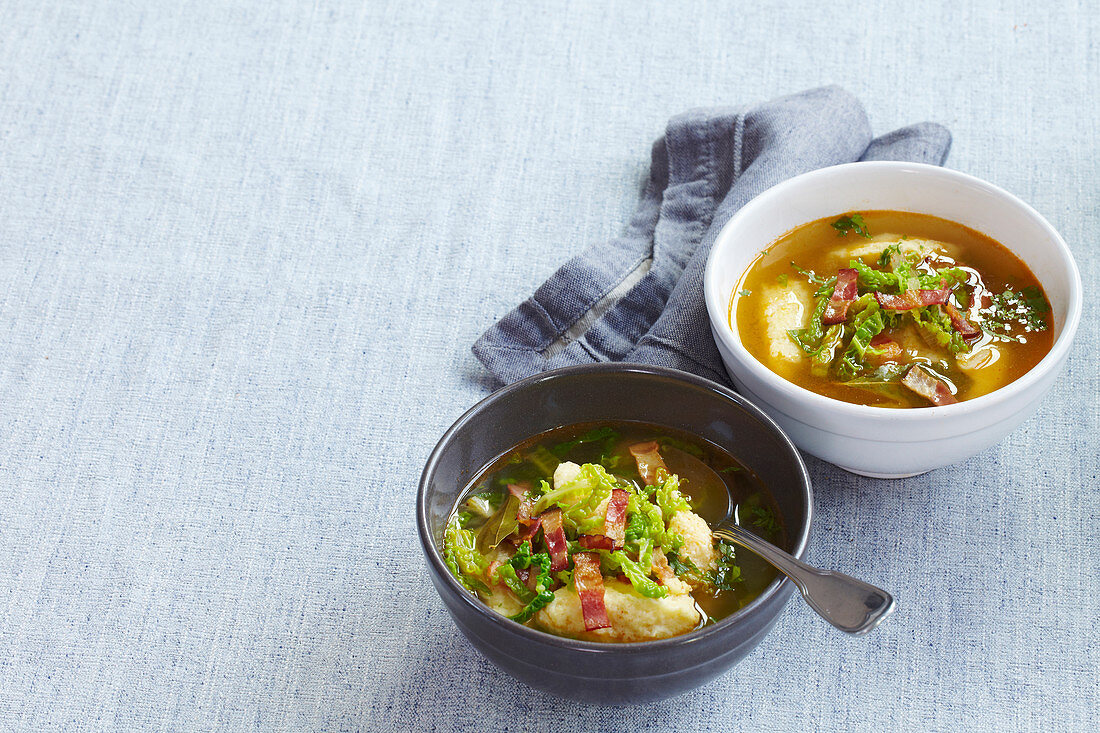 Grünkohlsuppe mit Käsegnocchi