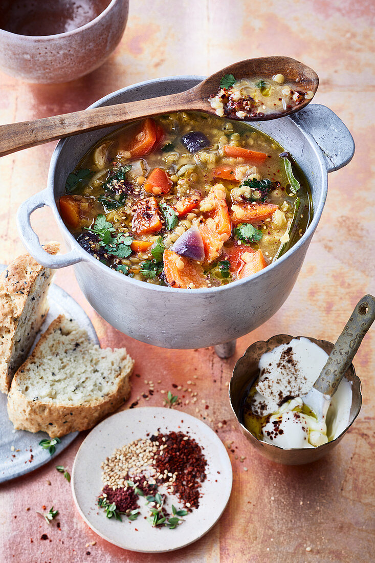 Red lentil stew with sesame bread