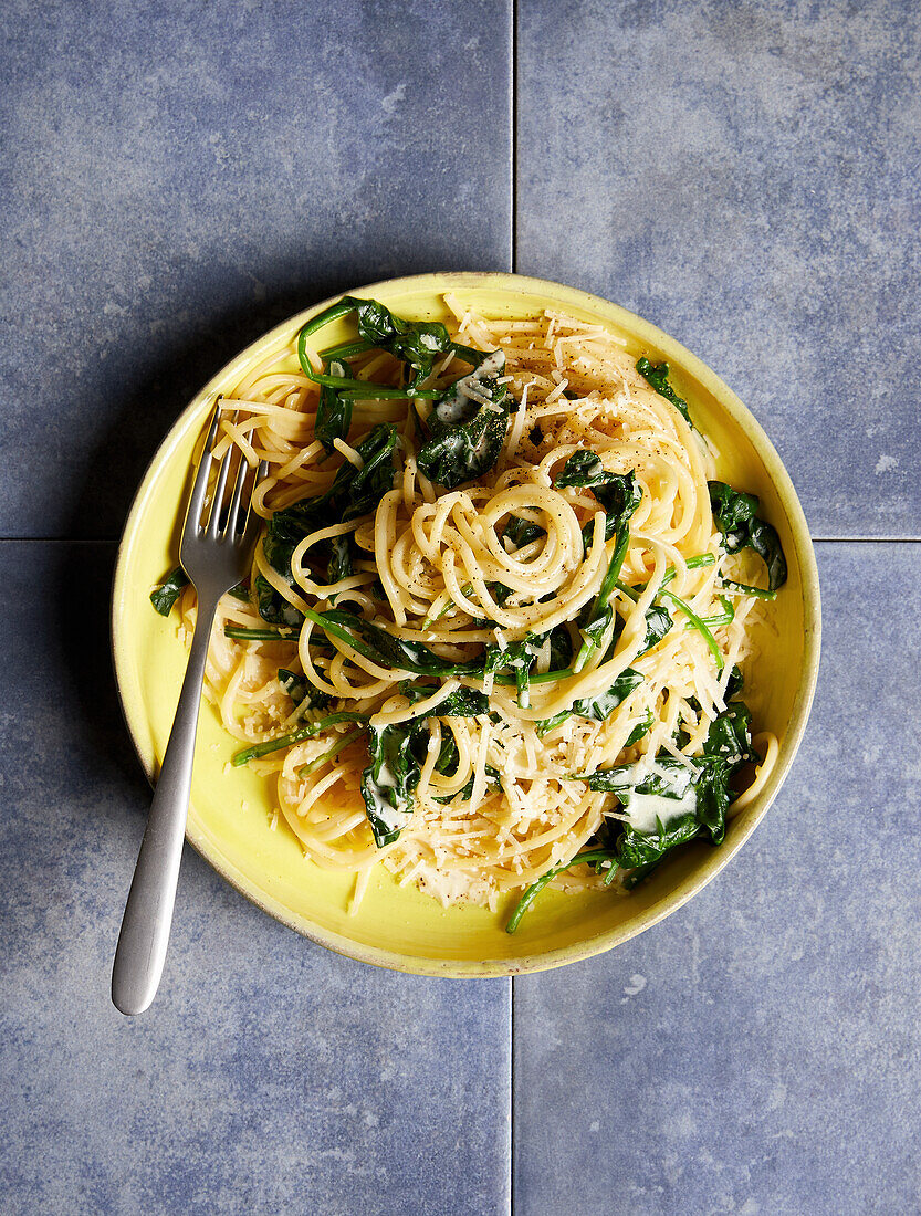 One-pot pasta with spinach (sugar-free)