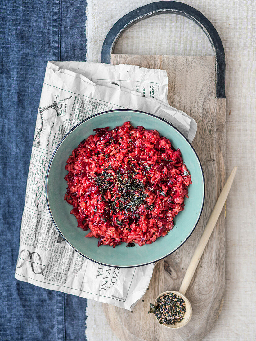 Risotto mit Roter Bete, Ingwer und Furikake (Japanische Gewürzmischung)