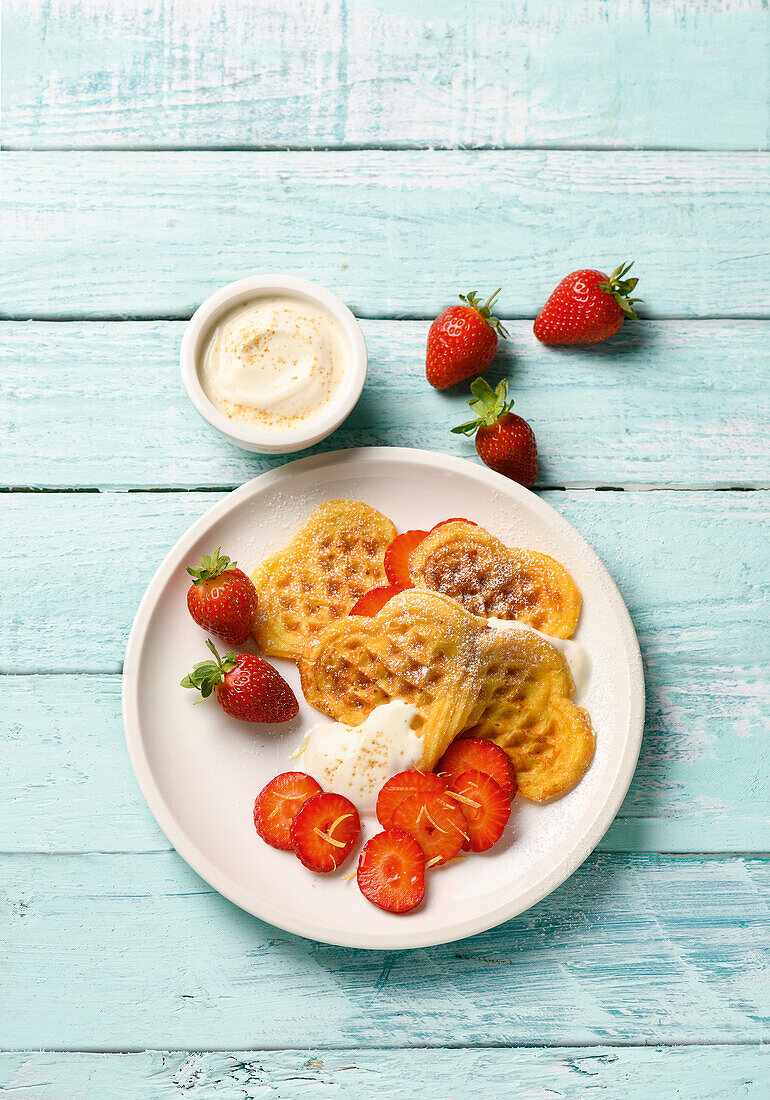 Vanille-Joghurt-Waffeln mit Erdbeeren