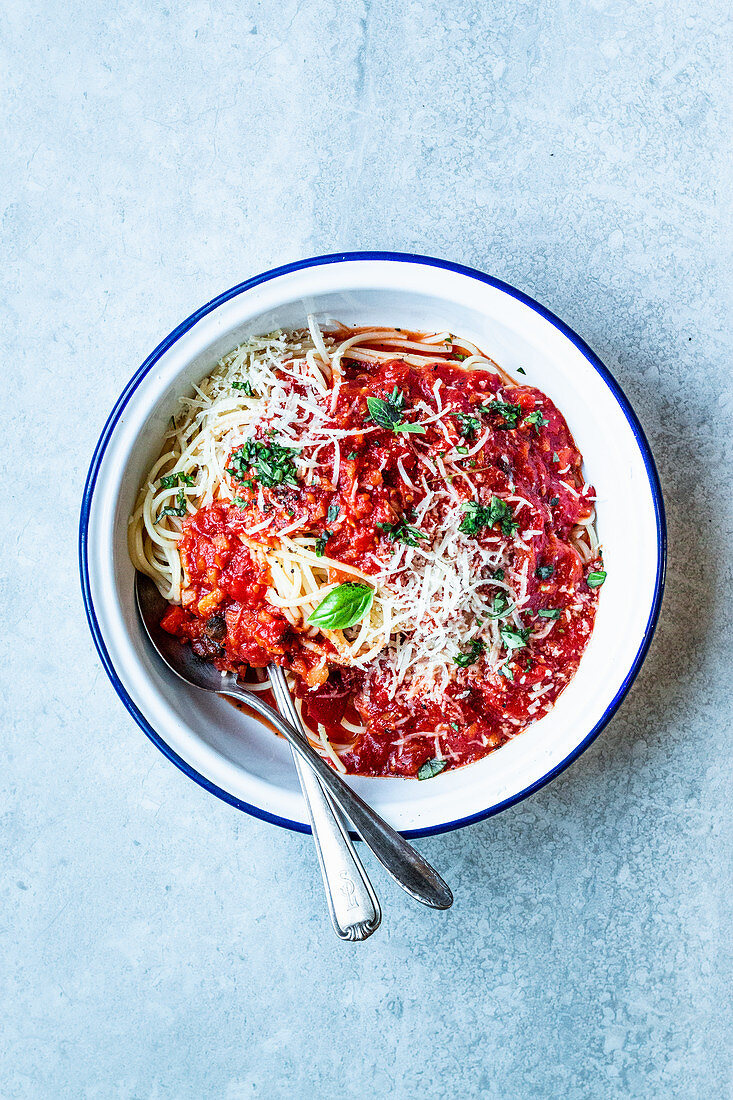 Spaghetti mit der ultimativen Veggie-Bolognese