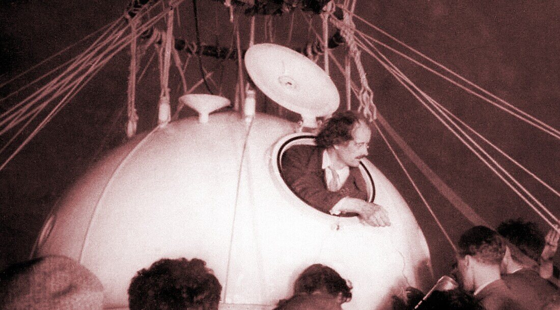 August Piccard in gondola, 1932