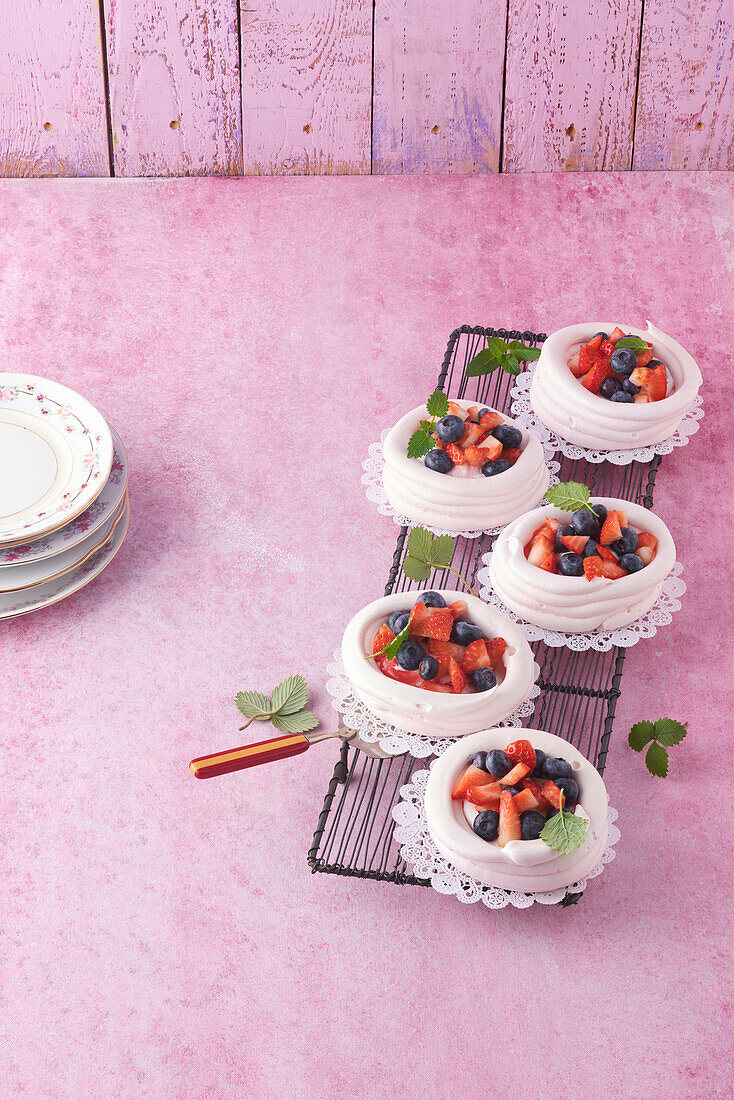 Mini pavlovas with mascarpone and berries