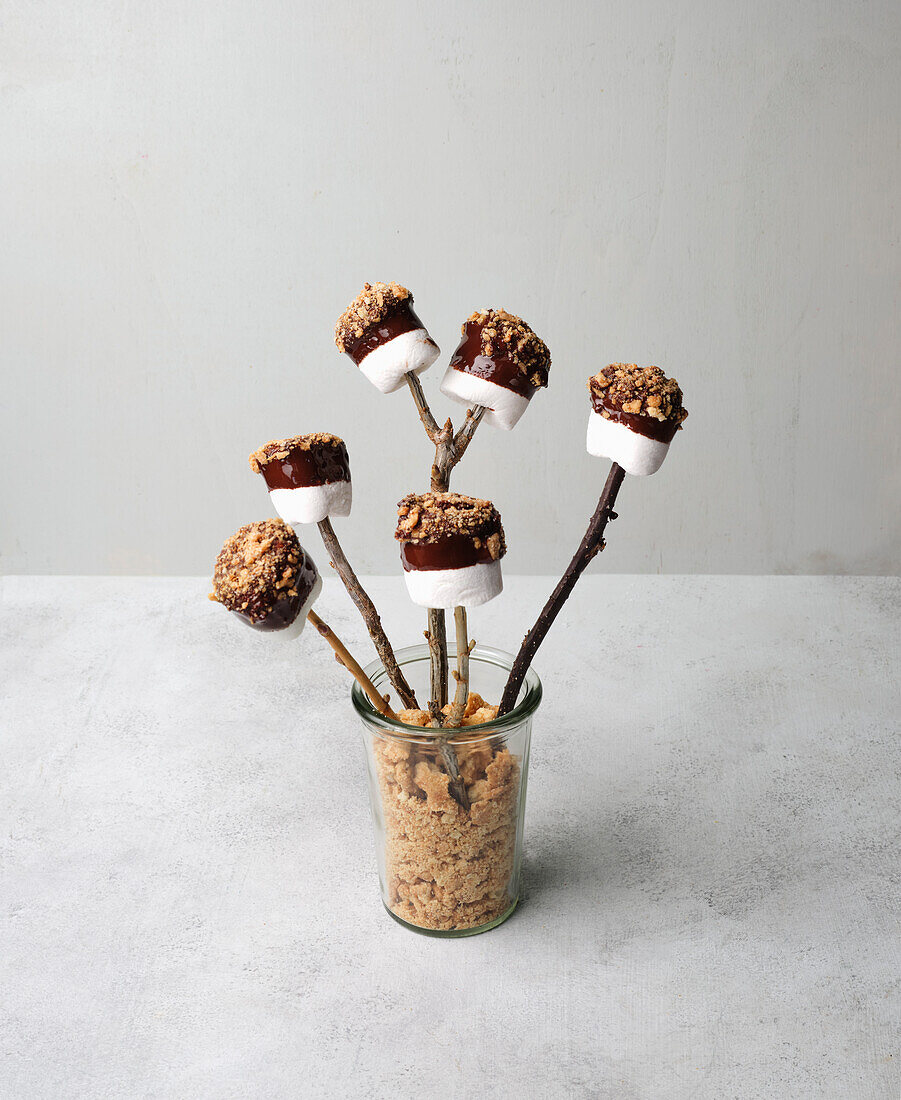S'mores pops with chocolate and almonds