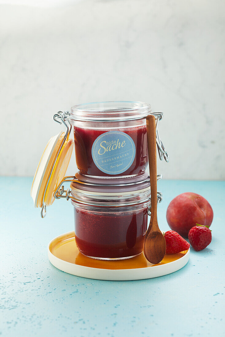 Strawberry-Plum Jam (sugar-free)