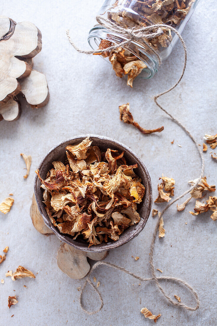 Dried chanterelles