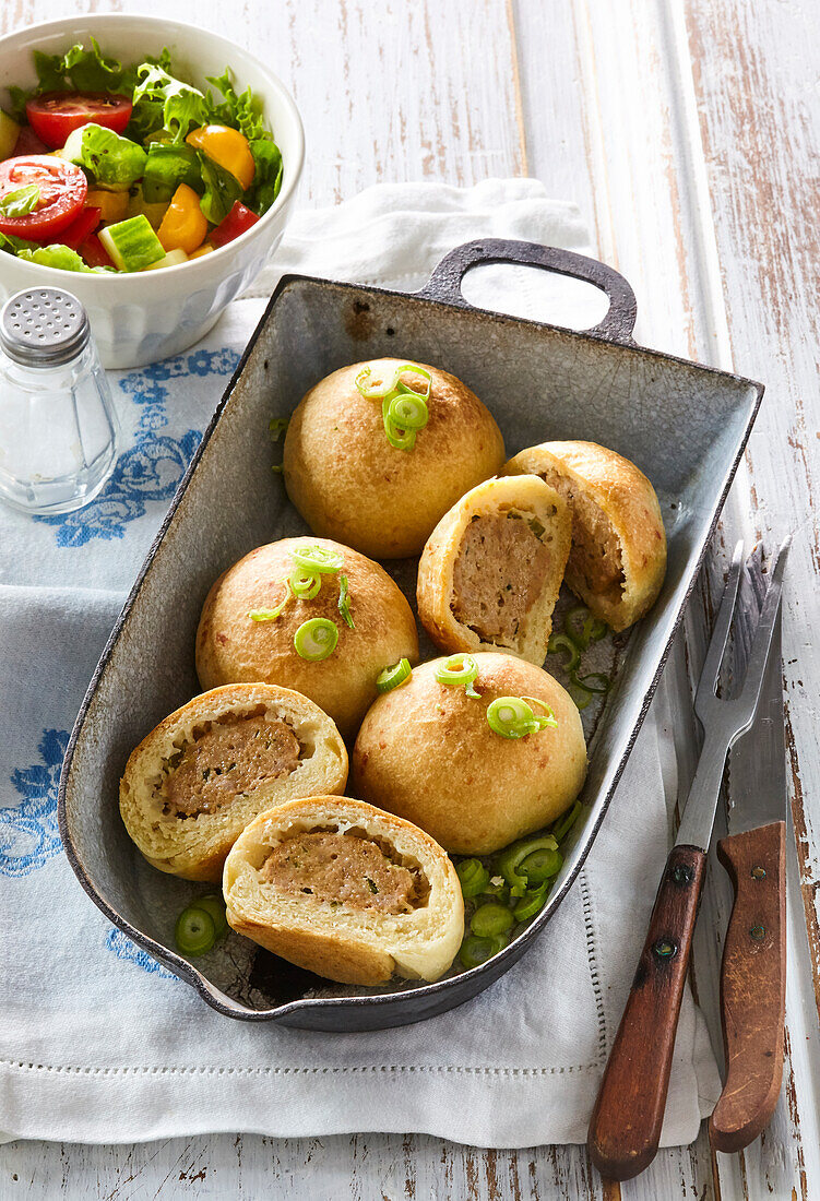 Fleischbällchen in Parmesanteig