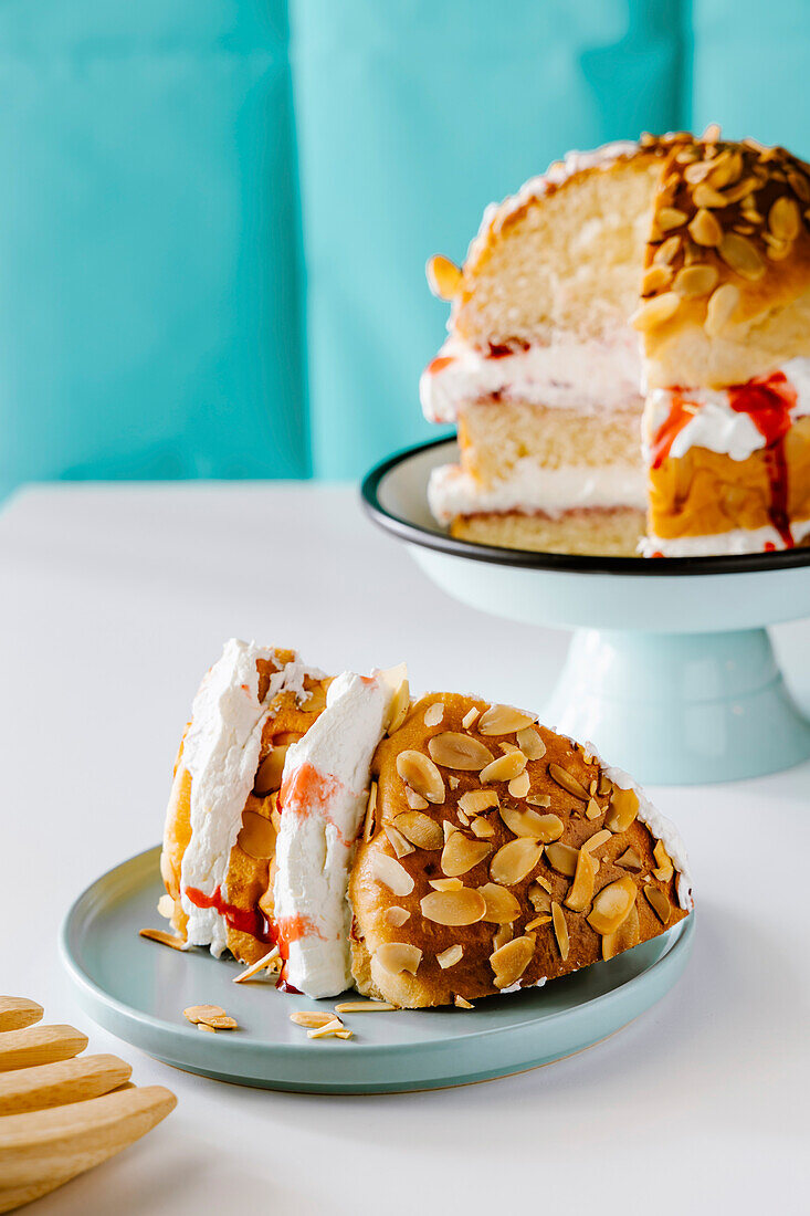 Brioche-Torte mit Himbeeren und Mascarpone