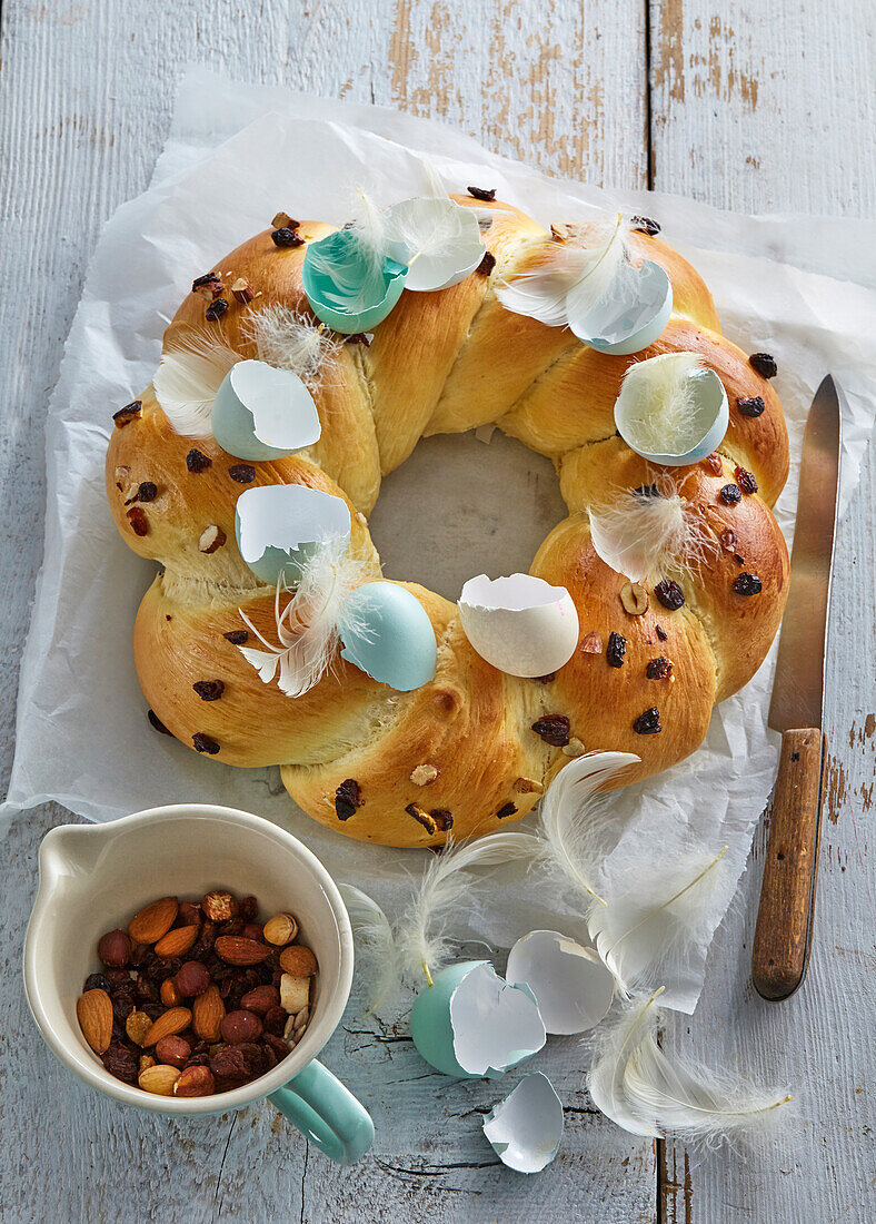 Breaded wreath with dried fruits, almond and nuts
