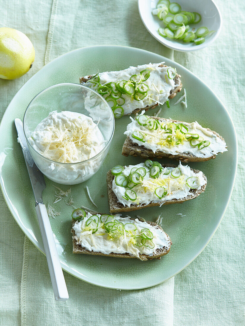 Meerrettichaufstrich mit Frühlingszwiebeln