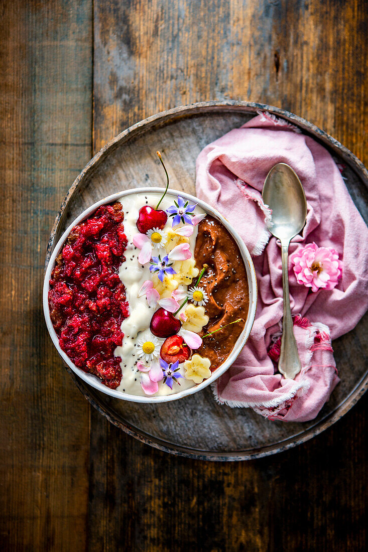 Schwarzwälder Kirsch-Smoothie-Bowl