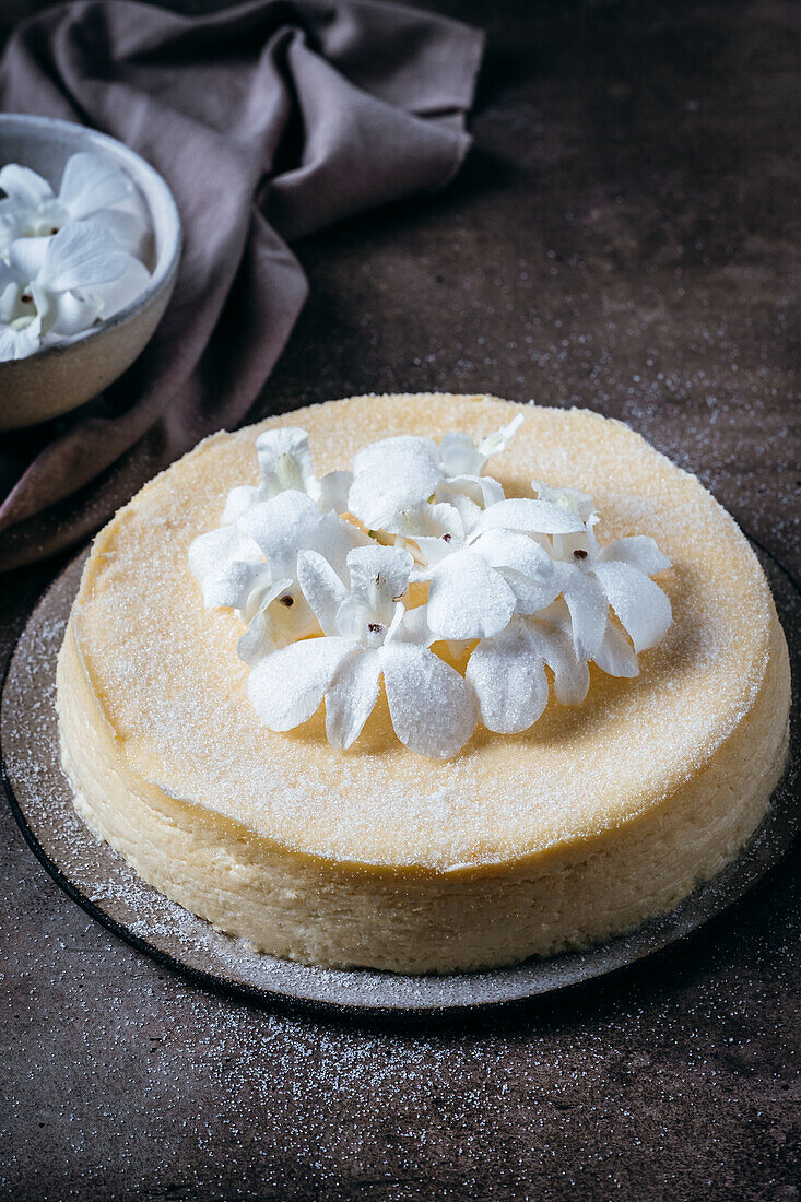 Cheesecake with edible flowers