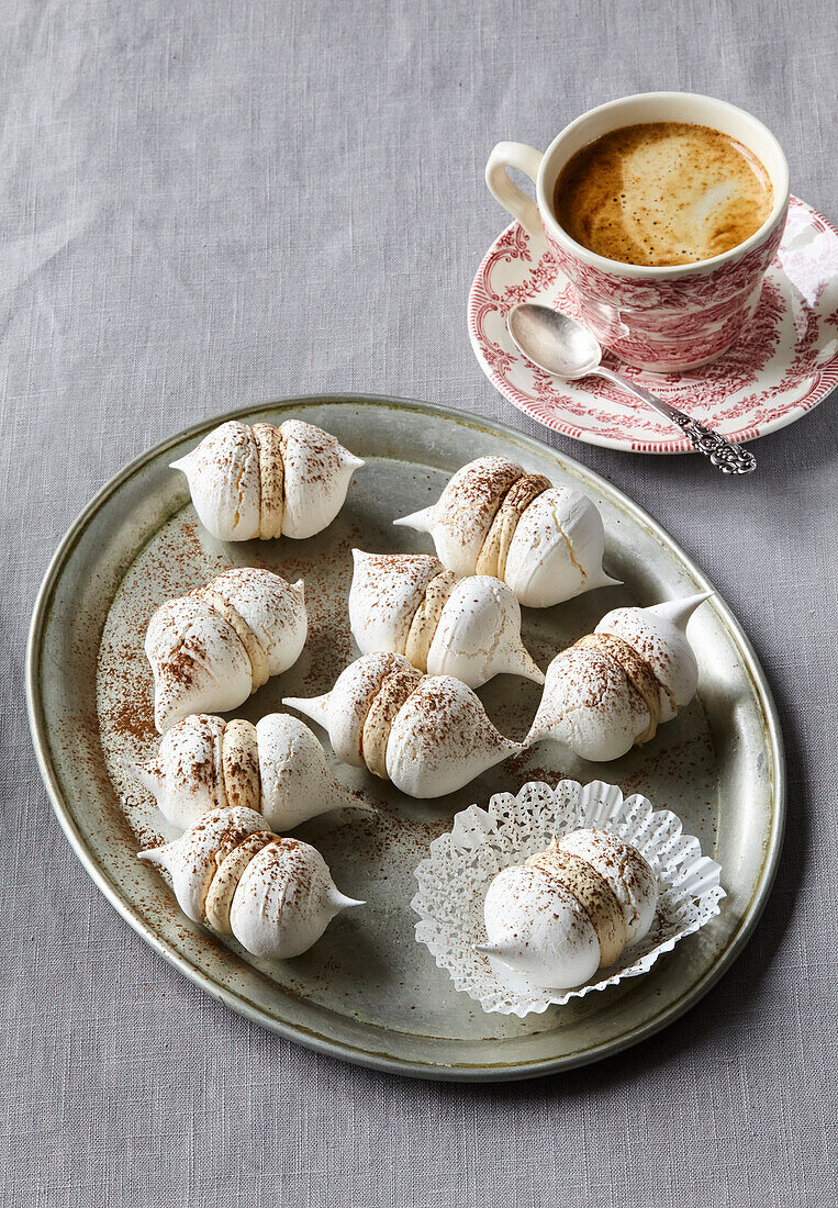 Meringues with coffee cream