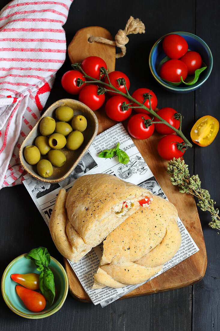 Gefüllte Calzoni mit Ricotta und Tomaten