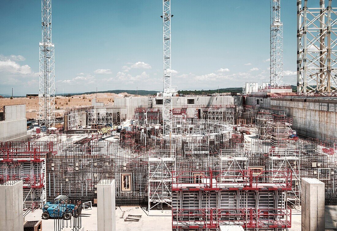 ITER fusion research reactor construction