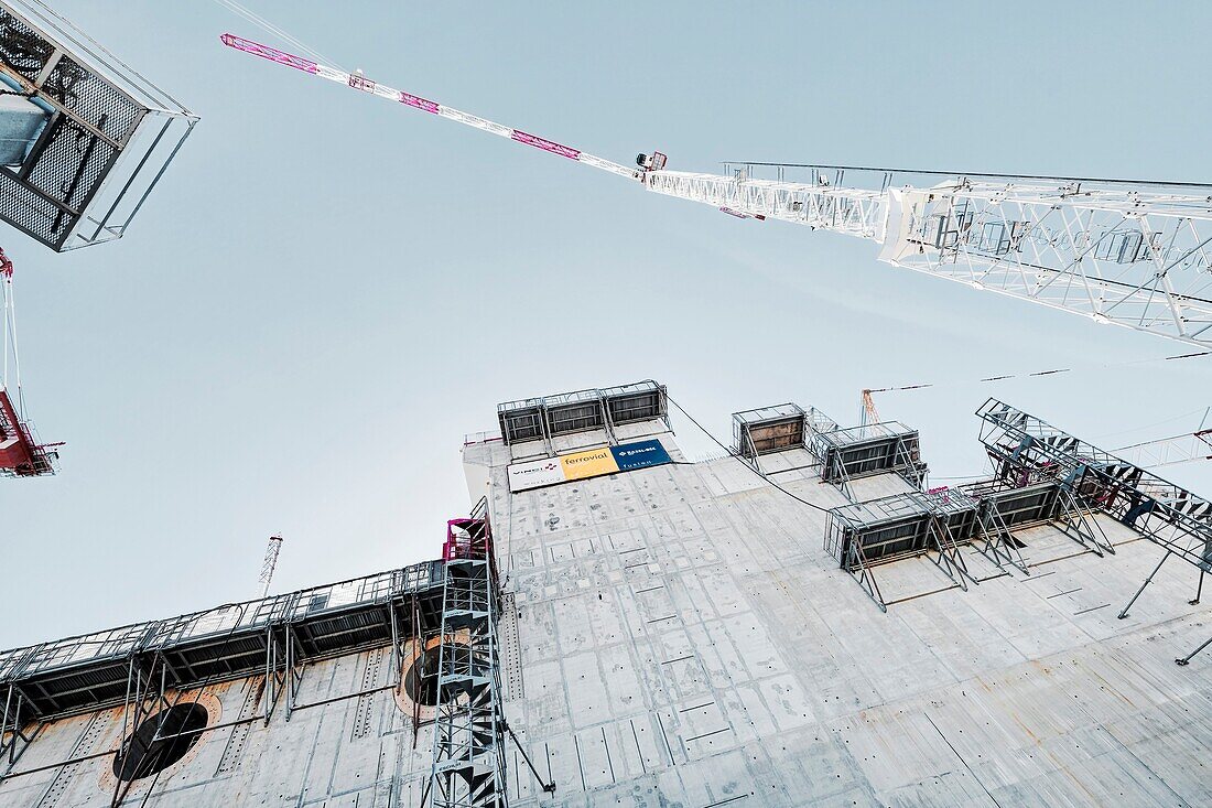 ITER fusion research reactor construction